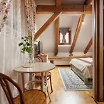 Wood House Republicii