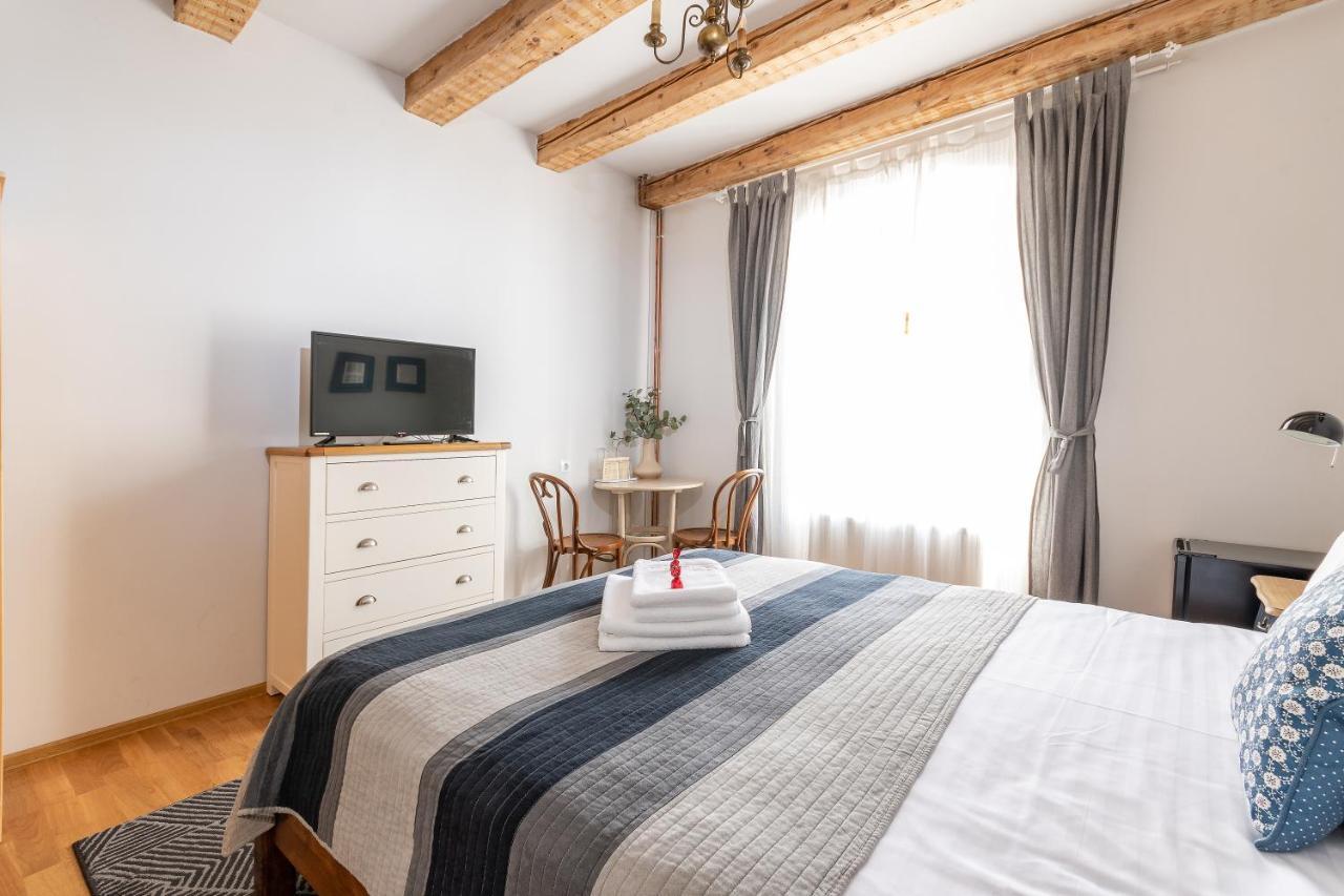 Wood House Republicii * Braşov