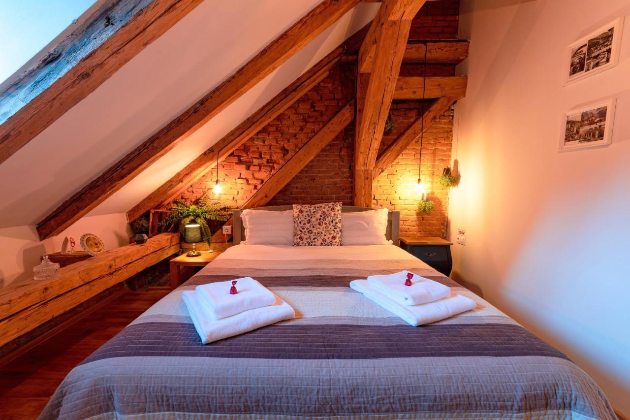 Wood House Republicii *