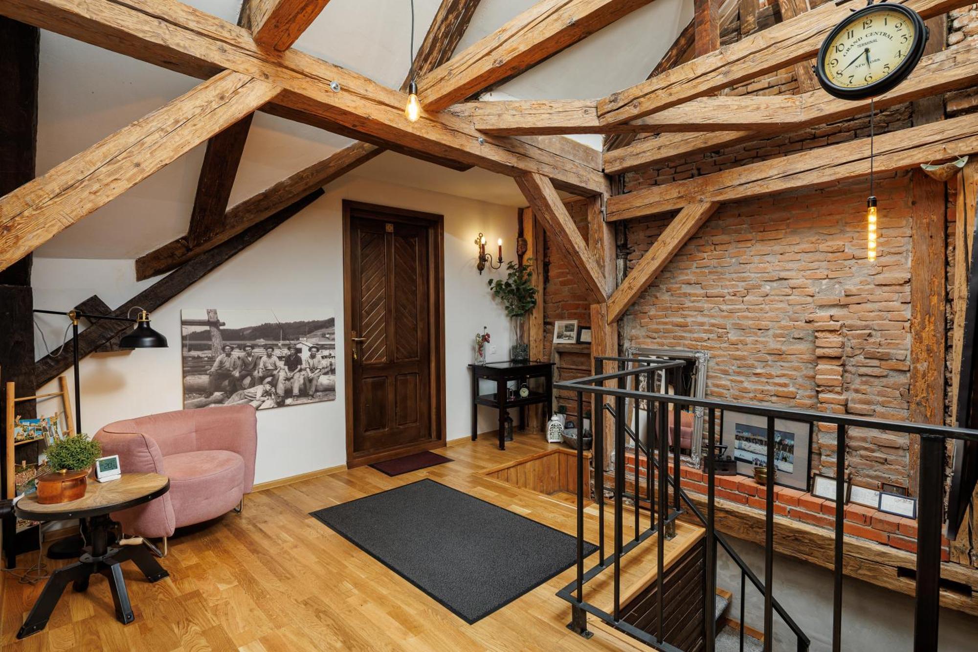 Wood House Republicii Affittacamere Braşov