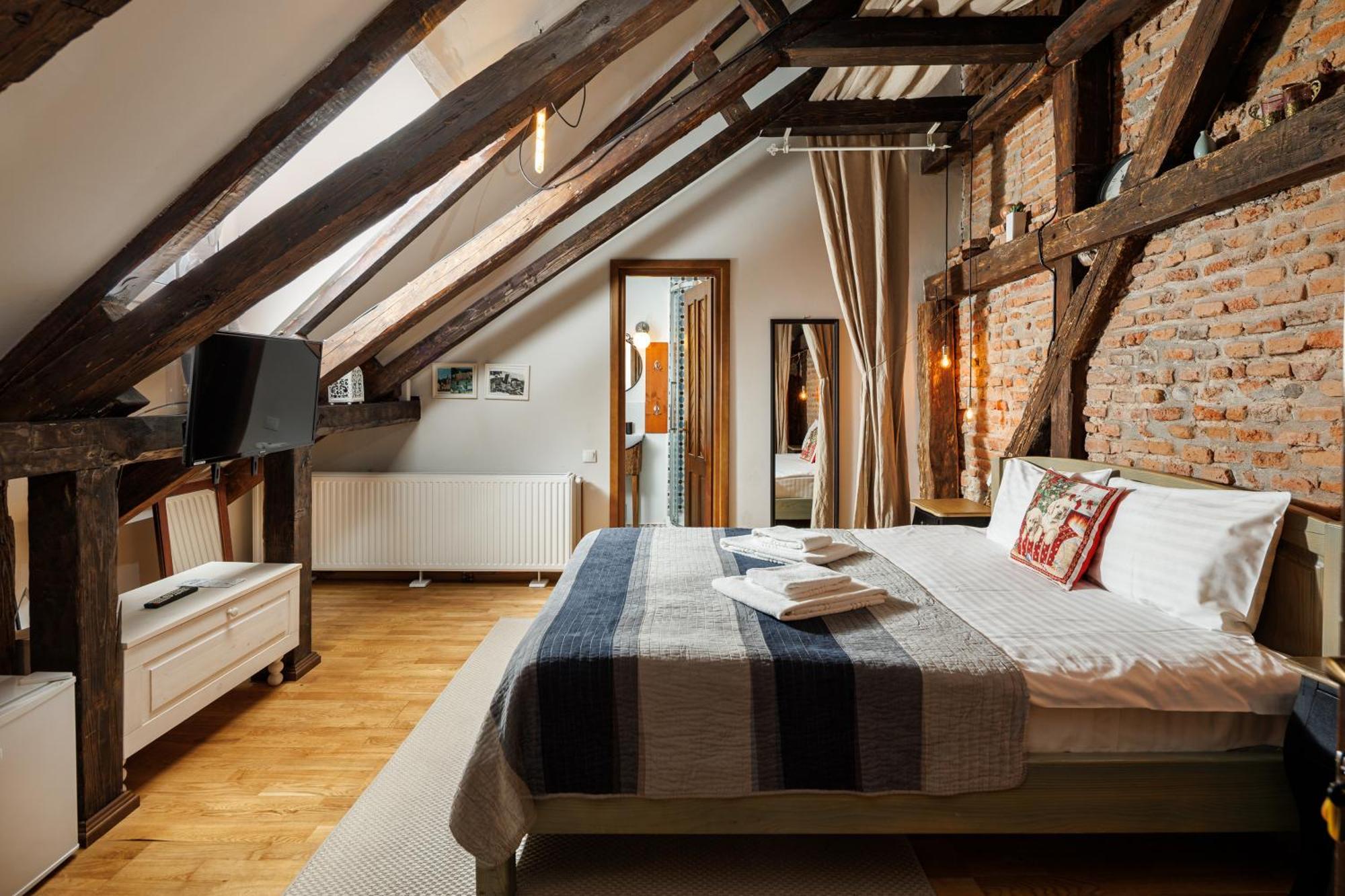 Wood House Republicii *