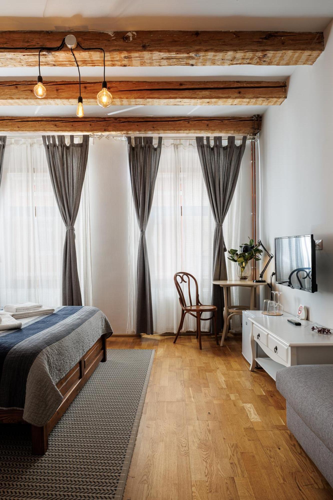 Wood House Republicii * Braşov